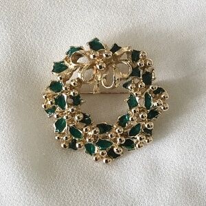 Vintage Christmas Wreath Brooch